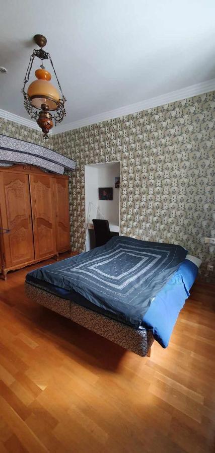 Cozy Apartment On The Town Hall Square Tallinn Exterior foto